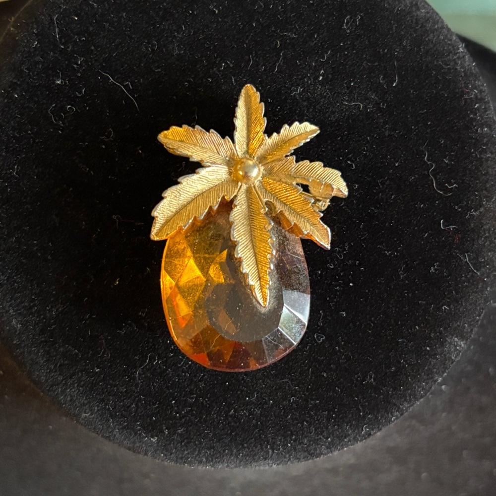 Vintage Sarah Coventry Gold and Amber Pineapple Brooch Autumn Haze
